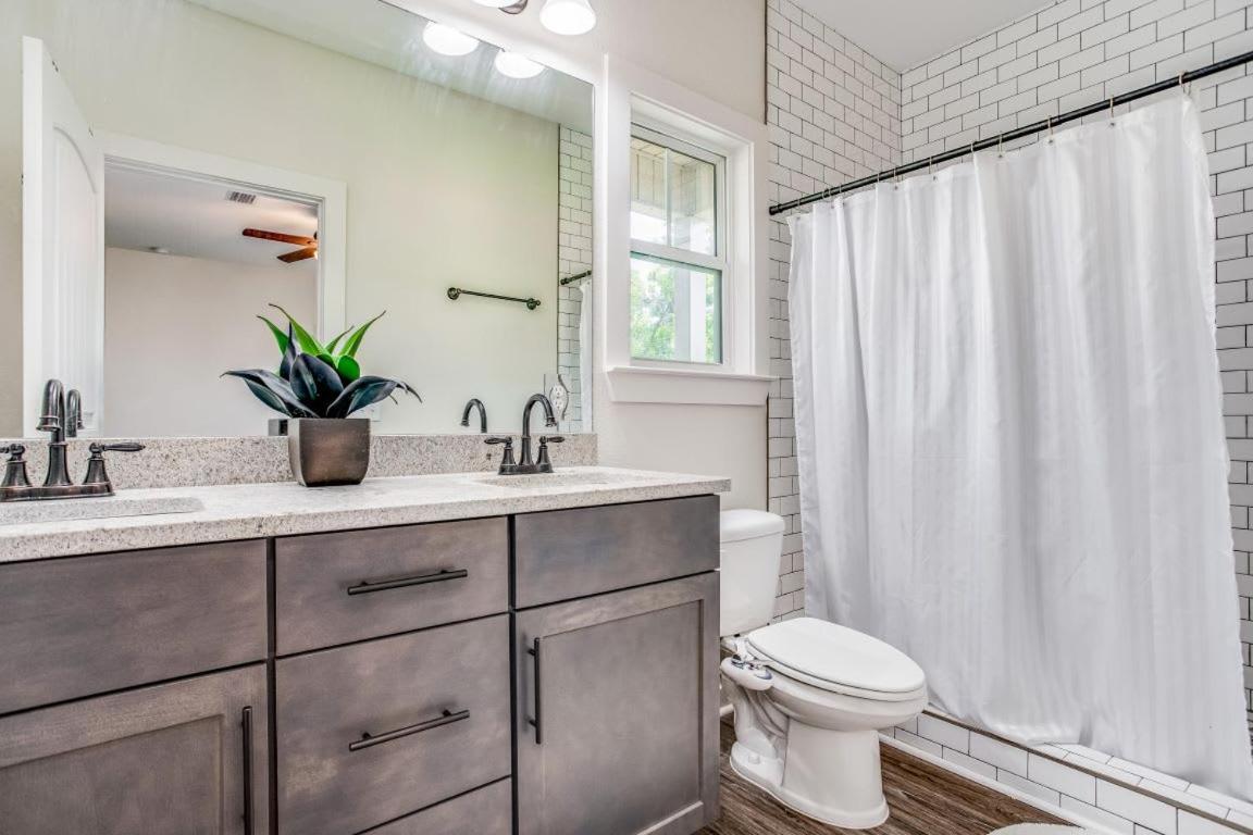 Beach Flow Bungalow-Mins To Downtown-Dining-Base Pensacola Exterior foto
