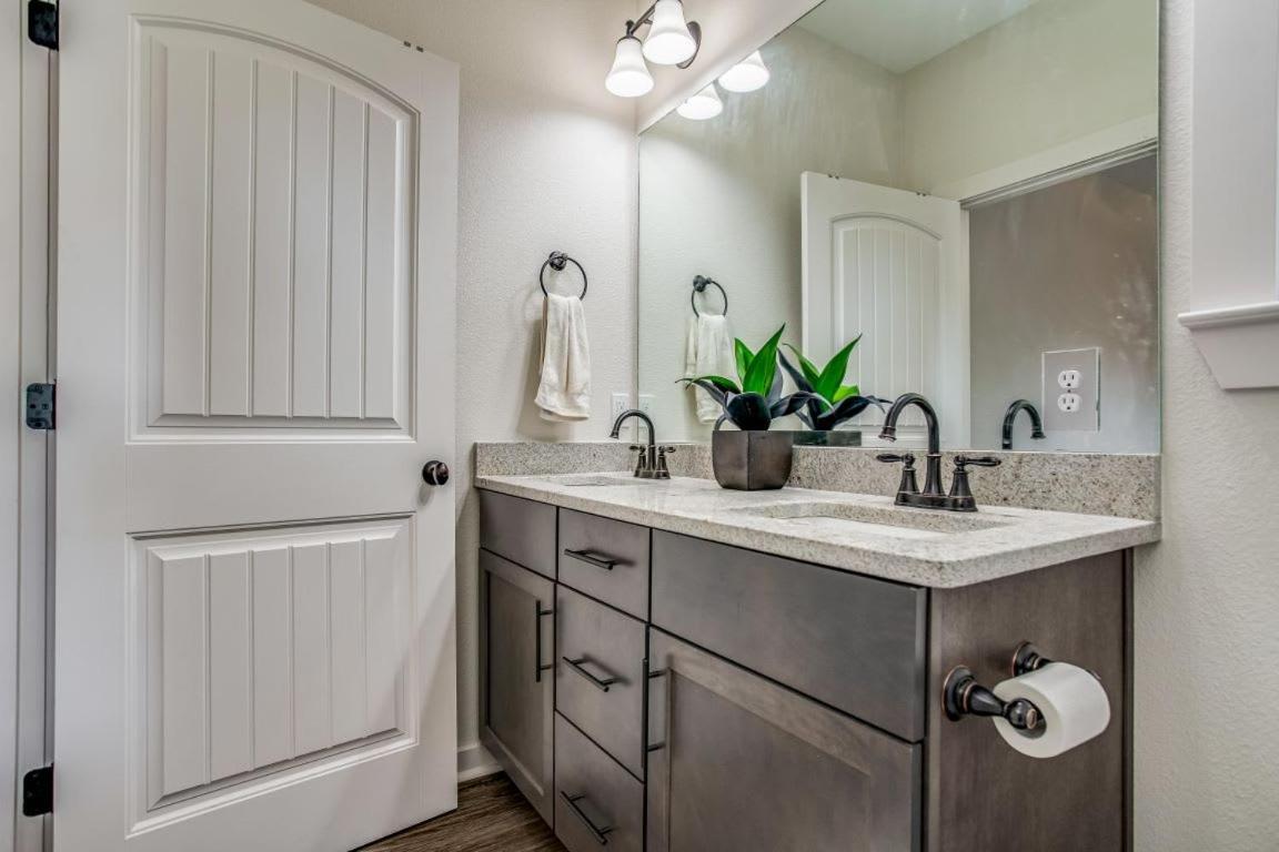 Beach Flow Bungalow-Mins To Downtown-Dining-Base Pensacola Exterior foto
