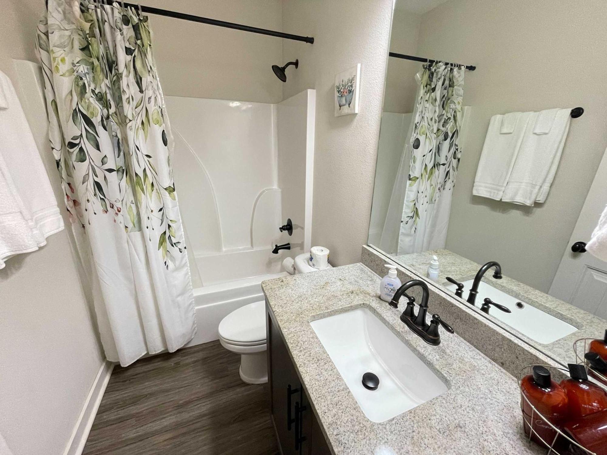 Beach Flow Bungalow-Mins To Downtown-Dining-Base Pensacola Exterior foto